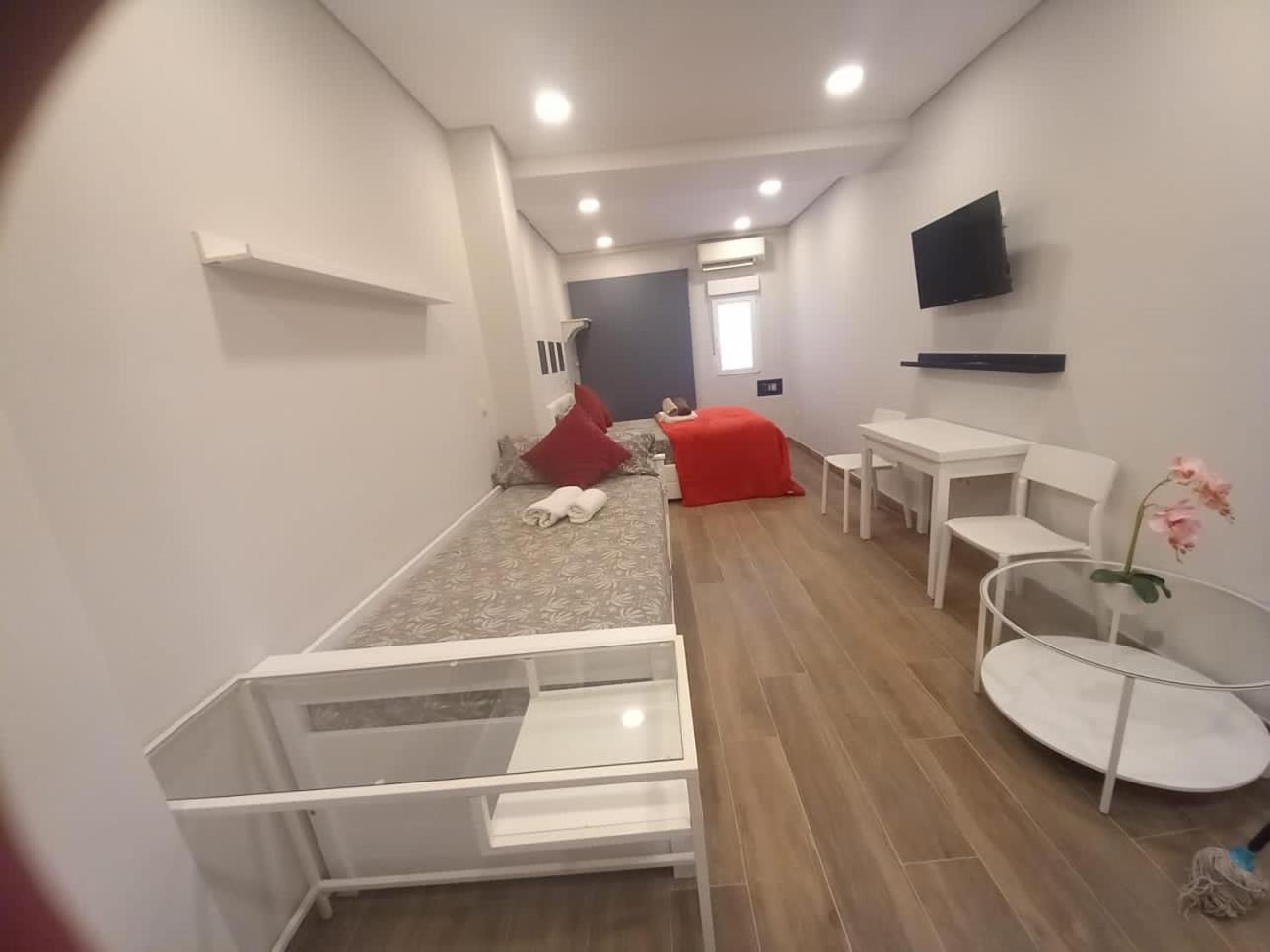 Plaza Pedro Zerolo Apartamento Madri Exterior foto